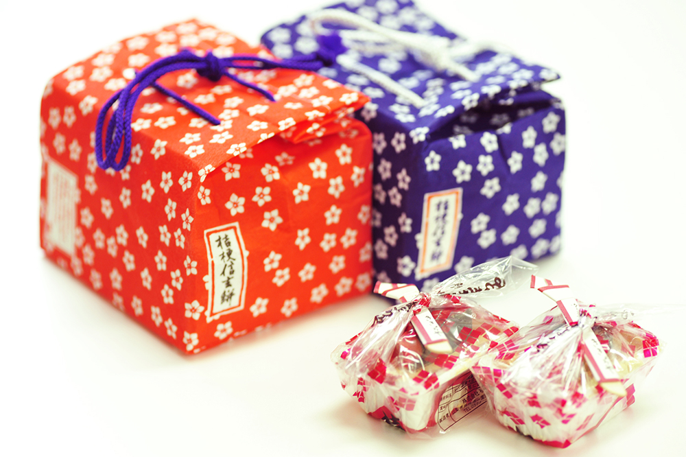 山梨名物の桔梗信玄餅の工場見学